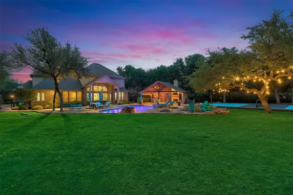 213 VISTA LN