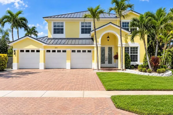 1851 CORSICA DR