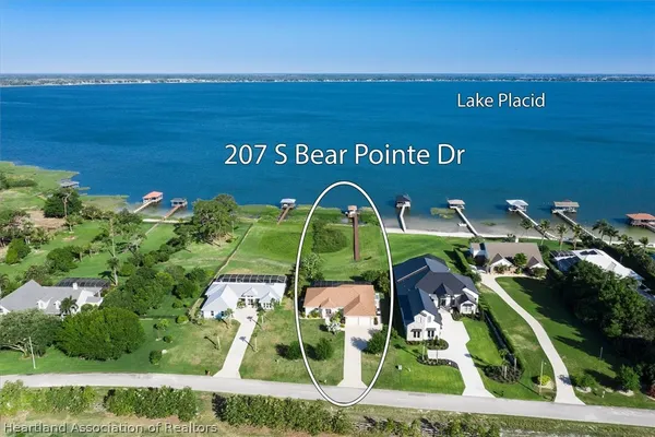 207 S BEAR POINTE DR