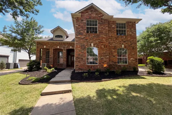 2211 DANA DR