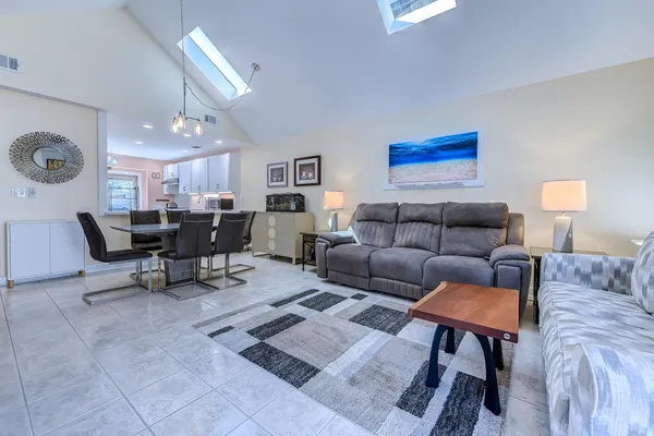 460 OCEAN CREEK DR 17