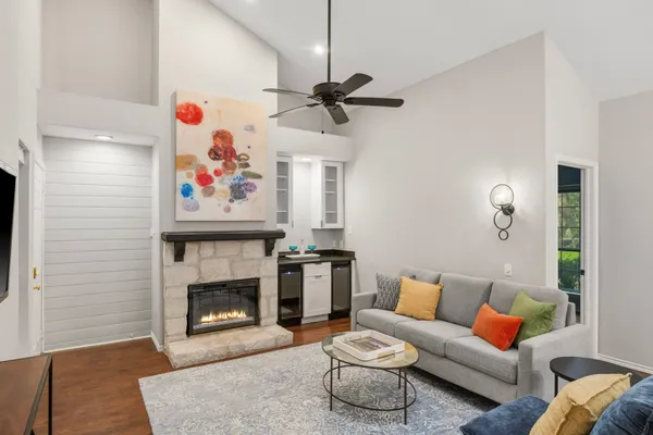 3809 SPICEWOOD SPRINGS RD 137