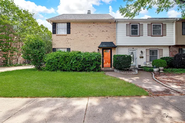 601 CHARLES CT