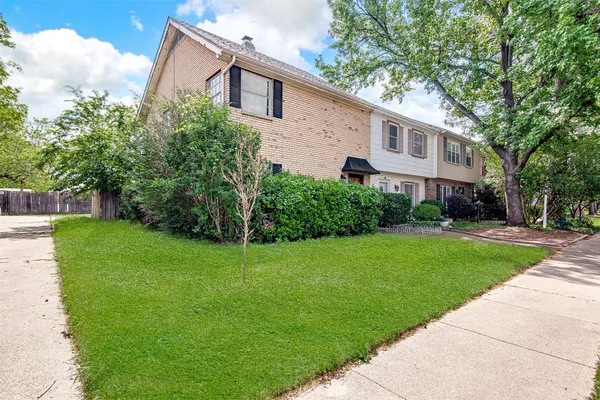 601 CHARLES CT