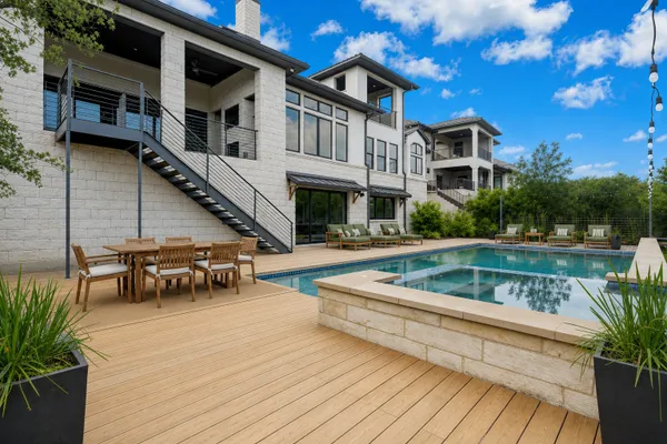 508 WOODSIDE TER