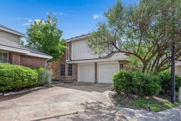 9404 PENNY LN