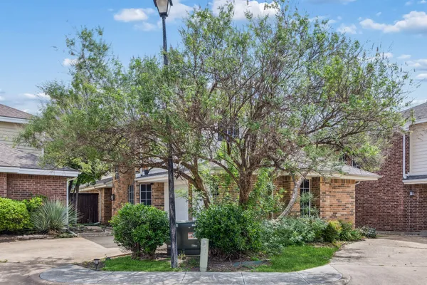 9404 PENNY LN