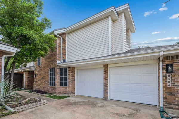 9404 PENNY LN