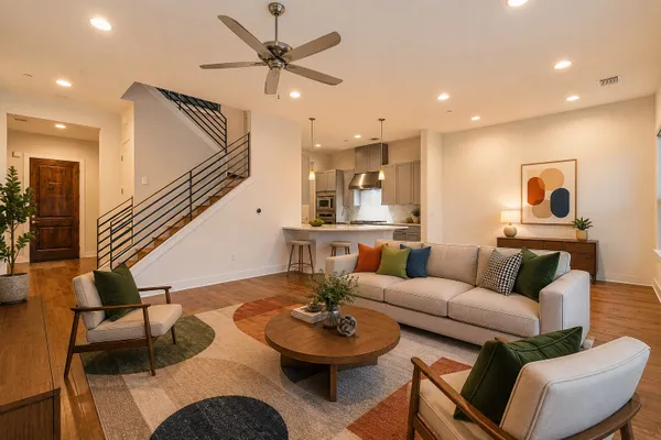8200 SW PKWY 302