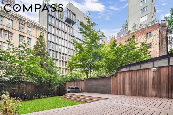 255 HUDSON ST TH1