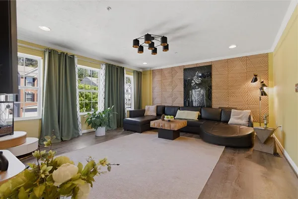 242 GRACE MANOR DR