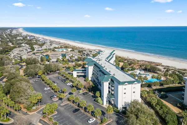 601 RETREAT BEACH CIR 321