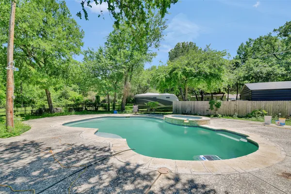 5313 HIDDEN OAKS LN