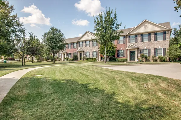 4116 KYNDRA CIR