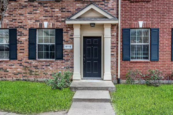 4116 KYNDRA CIR