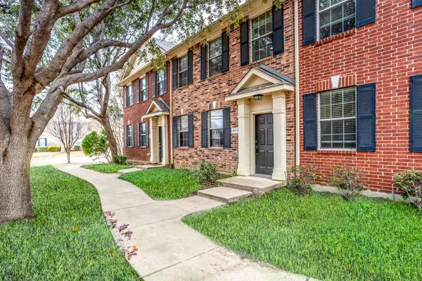 4116 KYNDRA CIR