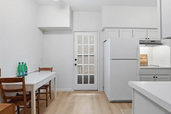 4312 BELLAIRE DR 111
