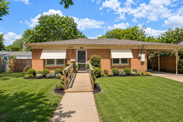 1202 SUNNYSIDE AVE