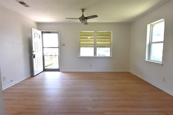 1202 SUNNYSIDE AVE