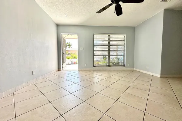 1261 SE 4TH ST 2