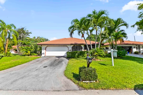 329 KNOB HILL BLVD