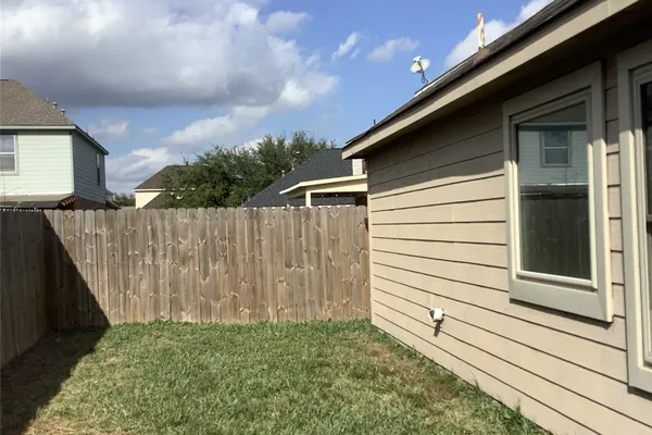 18215 MAJOR GLEN CIR
