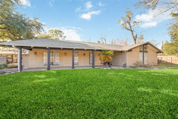 8808 WATEKA DR