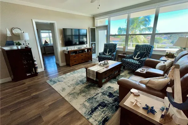 220 SEAVIEW CT 504