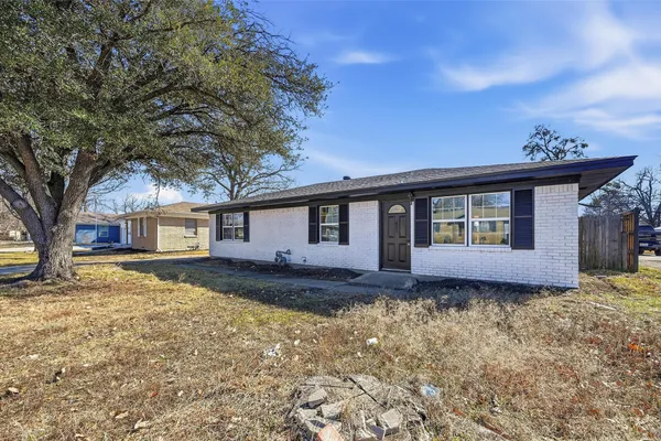 421 CHERRY DR