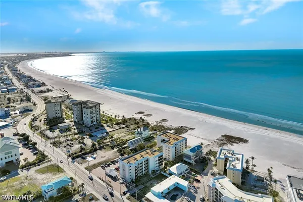 2650 ESTERO BLVD 42