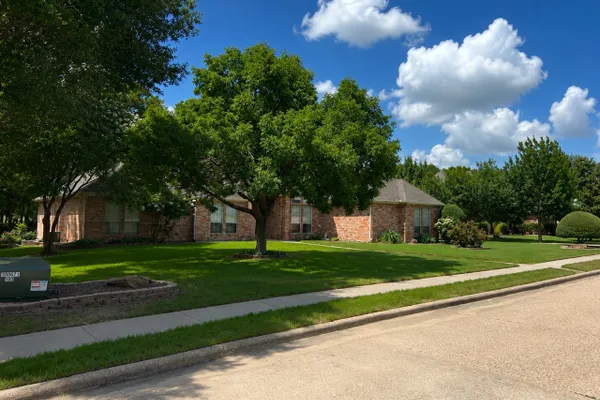 1810 PLUM CREEK DR