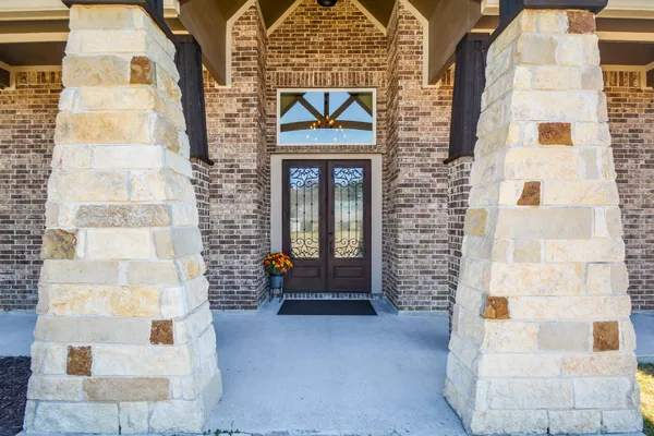 16173 OAKLAWN DR