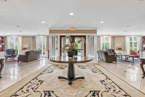 100 VISTA CIR 310