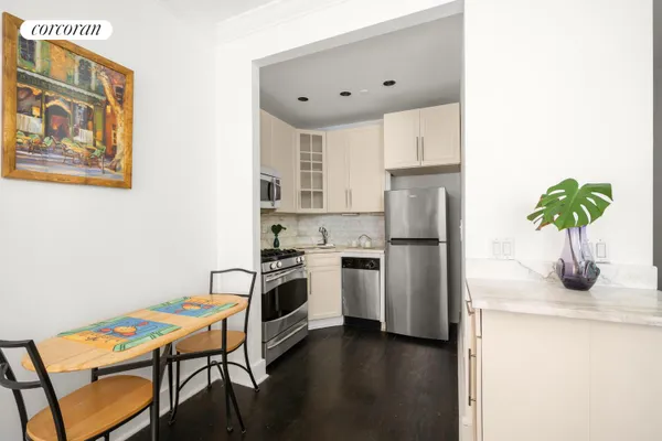 555 LENOX AVE 2B