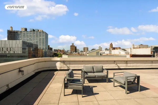 555 LENOX AVE 2B