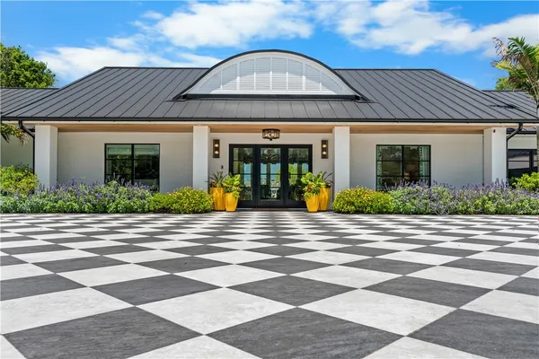 519 BAY DR