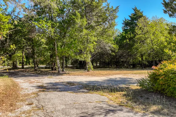 1922 W PLEASANT RUN RD
