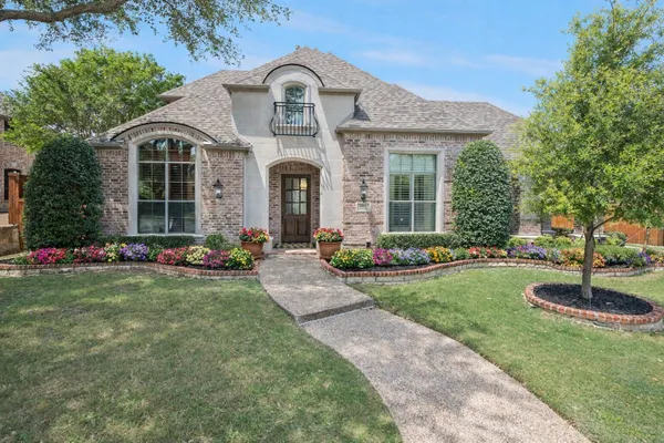 1501 MONTCLAIR CIR