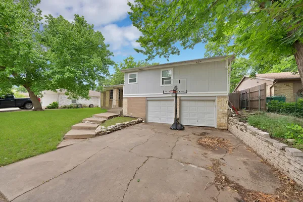 2904 RATON DR