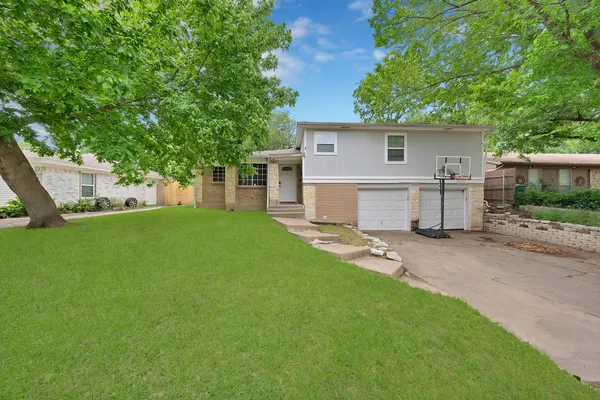 2904 RATON DR
