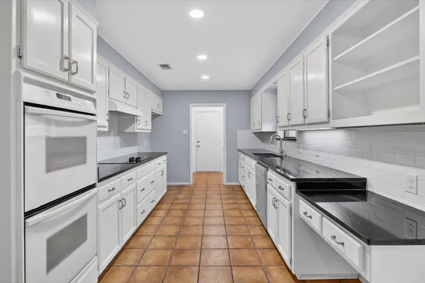 4083 HIDDEN VIEW CIR