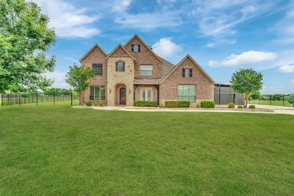 2600 HENDRIX AVE