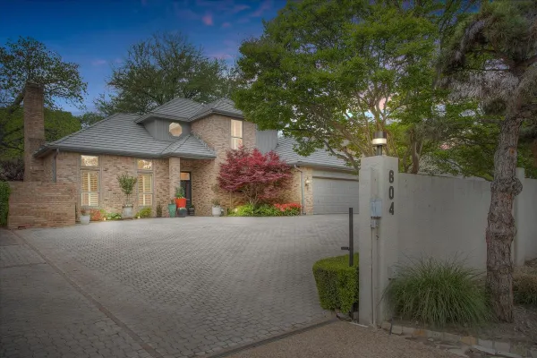 804 ROARING SPRINGS RD