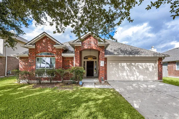 3012 KINGS ISLE LN