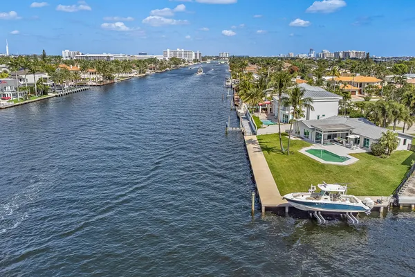 35 CASTLE HARBOR ISLE DR