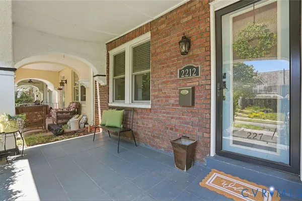 2212 MAPLEWOOD AVE