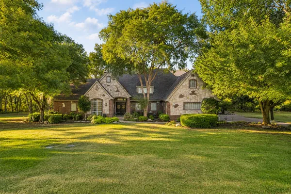 1970 MARY LEE LN