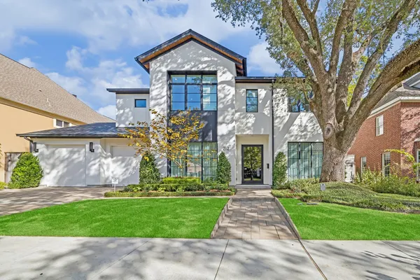 212 E COWAN DR