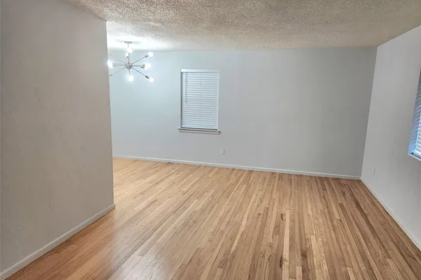 1838 OAK HILL CIR