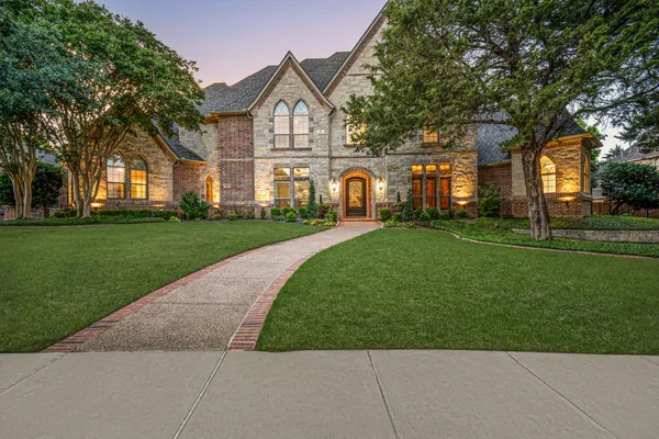 324 OAK POINTE LN